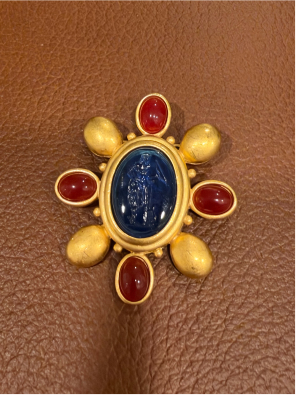 MMA Metropolitan Museum of Art Gold Tone Blue Red Brooch Glass Intaglio Pin